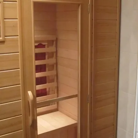 Modern With 2 Bathrooms *