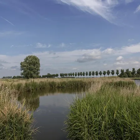 Modern With 2 Bathrooms Alpehytte West-Graftdijk