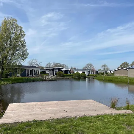 Modern With 2 Bathrooms West-Graftdijk