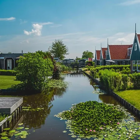 Modern With 2 Bathrooms West-Graftdijk